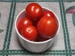 Prachtvolle Tomatenernte: Tomaten mit Milch gießen