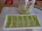 Überreiche Bauerngurken-Ernte für Gazpacho verwerten