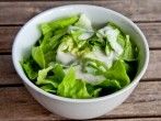 <strong>Saure Sahne</strong> Dressing - perfekt zu Blattsalat