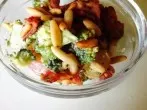 Brokkoli Salat mit Pinienkernen und Bacon