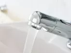 Wasserhähne mit WD40 polieren