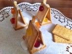 Weihnachtliche Häuschen aus Butterkeksen