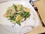 Avocado-Reis-Pfanne mit Garnelen