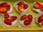 Kokos Cupcakes mit Erdbeer-Kokos-Topping