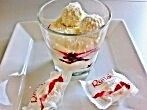 Leckere Raffaellocreme mit <strong>Beeren</strong>