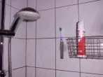 Zahnbürstenhalter zum Zähneputzen unter der Dusche