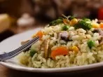 Reistopf mit Kokosmilch und Gemüse - vegan