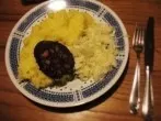 Superschnelles Gericht: Blutwurst mit Kartoffelpüree und Krautsalat