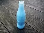 Upcycling: Retro Colaflasche als bunte Vase