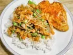 Schnelles asiatisches Reisgericht