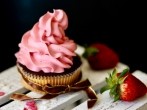 Erdbeer-Vanillepudding Frosting für <strong>Muffins</strong>