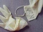 Recycling - stabile Gummibänder aus Einmalhandschuhen