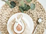 Tischdeko an Ostern: Servietten-Osterhase