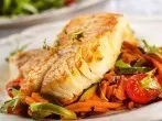 Goldgelbe Farbe für gebratenen Fisch