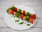 Champignon-Paprika-Spieße mit Bergkäse