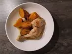 Gebratene Hähnchenkeulen mit Süßkartoffeln