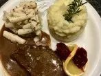 Elchbraten mit Selleriestampf und Schwarzwurzeln
