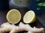 Zitronen-Honig-Ingwer-Shot