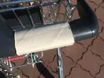 Hände schützen am Einkaufswagen