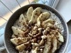 Kalorienarmer Apfel-Nuss Porridge