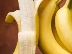 Bananenschale bei Insektenstichen