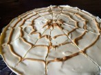 Apfelkuchen für <strong>Halloween</strong> - Spider Web Cake