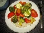 Gebackenes Gemüse vom Blech mit Kräuter-Schmand
