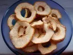 Kerngehäuse aus Apfelscheiben entfernen