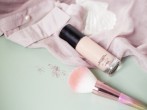 <strong>Make-up-Flecken</strong> aus Kleidung entfernen | Frag Mutti TV