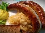 Bratwurst aus Kartoffeln und Trockenwurst herstellen