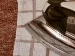 Druckstellen von Möbeln aus Teppich entfernen