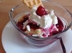 Quark-Dessert mit Roter Grütze