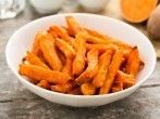 S&uuml;&szlig;kartoffel-<strong>Pommes</strong> aus dem Backofen selber machen