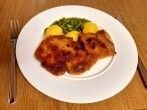 Kotelett mit Bohnengemüse und Kartoffeln