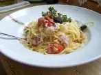 Spaghetti mit Serano-Schinken und Ei