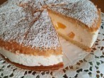 Käse-<strong>Sahne</strong>-Torte mit Pfirsichen