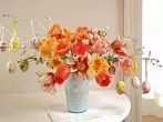 Osterzweige mit Blumen dekorieren & frisch halten