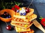 Blitz-Cremeschnitte: Frischei-<strong>Waffeln</strong> toasten
