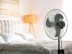 Schlafzimmer k&uuml;hlen: Tipps gegen Sommerhitze