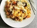Bandnudeln mit Tomaten-Gemüse-Cognac-Soße