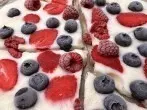 Cooler Joghurt Snack für heiße Tage