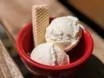 Zitronen-Buttermilch-Eis aus der Eismaschine (Ninja Creami)