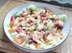 Salat mit Garnelen (King Prawns) und Aprikosen