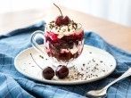 Schwarzw&auml;lder-Kirsch-Dessert im Glas