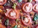 Vegane Pizza mit veganem Pesto