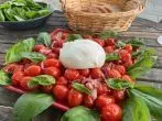 Warmer Honig-Tomaten-Salat mit Burrata di Bufala