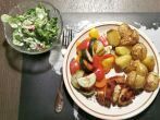 Ofenkartoffeln mit Gemüse und Hähnchenstreifen