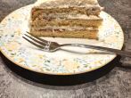 Nuss-Sahne-Torte mit Himbeermus und Giottos