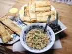 Knöpfle-Reste-Suppe mit Omelette als Beilage