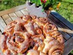 Schneckenkuchen mit Rosinen und Zimt